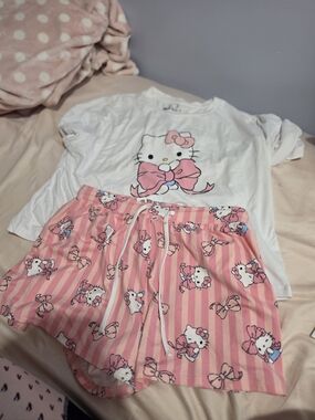 Hello Kitty Pink Bow Short Pajama Set - Women's Two-Piece Sleepwear